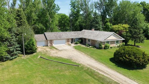 3172 15th Ave Nw, Willmar, MN, 56201-2202 | Card Image