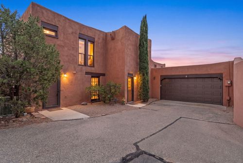 2 Taos Trl S, Corrales, NM, 87048-9661 | Card Image
