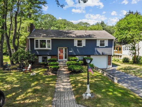 330 Swains Pond Ave, Melrose, MA, 02176-5812 | Card Image