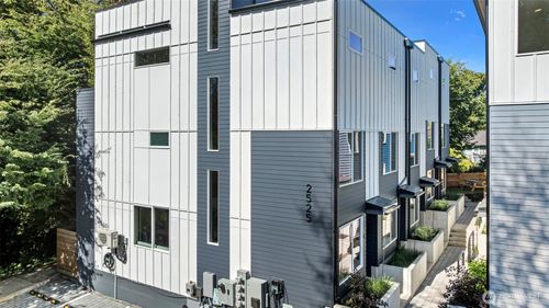 e-2525 29th Ave S, Seattle, WA, 98144-5401 | Card Image