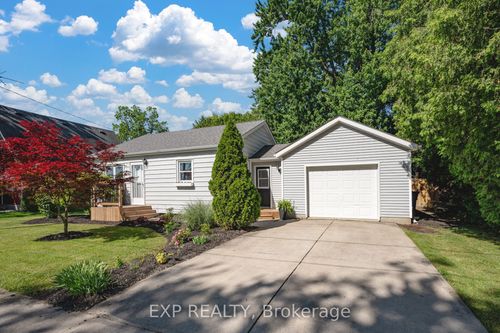 720 Tecumseh St, Dresden, ON, N0P1M0 | Card Image