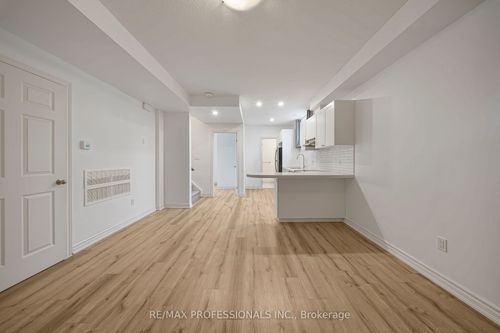 7a-164 Heiman St, Kitchener, ON, N2M0B8 | Card Image