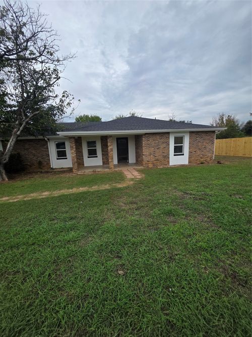 4715 Dick Price Rd, Fort Worth, TX, 76140-7715 | Card Image