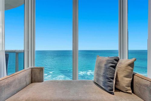 2107-17555 Collins Ave, Sunny Isles Beach, FL, 33160-2889 | Card Image