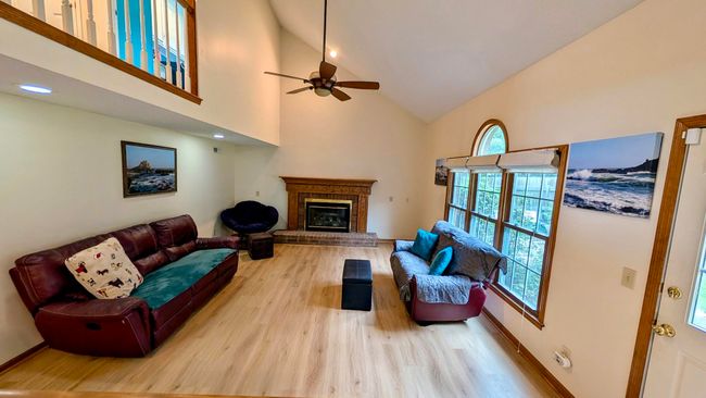 Living Room | Image 17