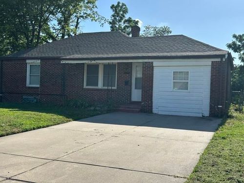 1635 N Bluff, Wichita, KS, 67208 | Card Image