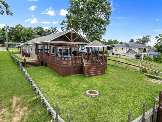 271 Key Largo Loop, House other with 3 bedrooms, 2 bathrooms and 3 parking in Pointblank TX | Image 44