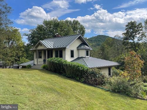 821 Long Mountain Rd, WASHINGTON, VA, 22747-2023 | Card Image