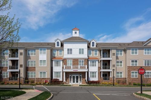 5110-5110 Enclave Cir, SOMERSET, NJ, 08873-7470 | Card Image