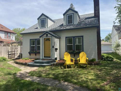 208 Chestnut St, Cloquet, MN, 55720 | Card Image