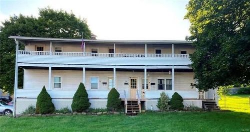 424 N 2nd St, Lehighton, PA, 18235-1406 | Card Image