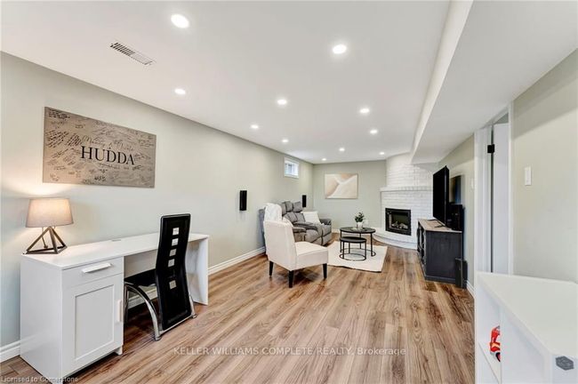 16 Settlers Dr, House other with 3 bedrooms, 2 bathrooms and 4 parking in Kitchener ON | Image 25