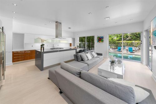 19522 Ne 17th Avenue, Miami, FL, 33179 | Card Image