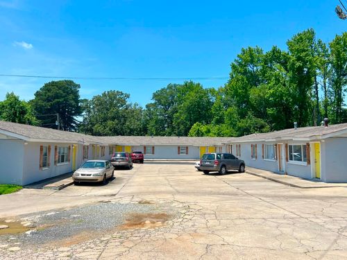 800 S Oak St, Jacksonville, AR, 72076-4524 | Card Image