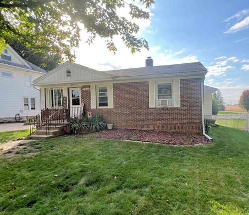 907 Paddock Ave, Ashton, IL, 61006-9263 | Card Image