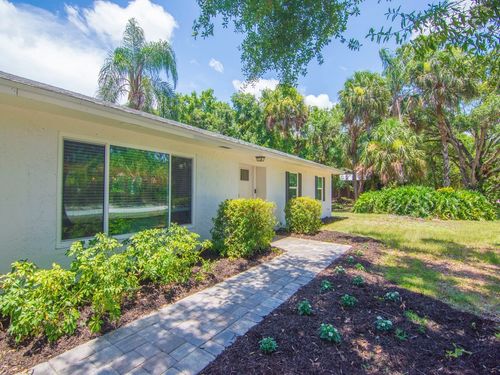 6345 7th Ln, Vero Beach, FL, 32968-9501 | Card Image