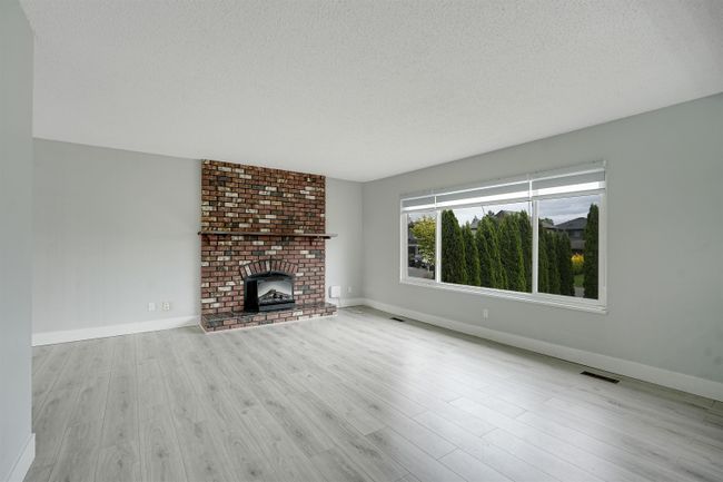 6605 Dayton Drive, House other with 6 bedrooms, 2 bathrooms and 7 parking in Chilliwack BC | Image 10