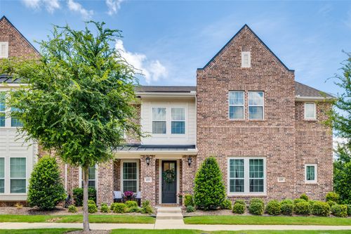 433 Madison Ave, Fairview, TX, 75069-1352 | Card Image