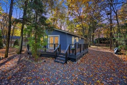 16 Bear Ln, Jim Thorpe, PA, 18229-9532 | Card Image