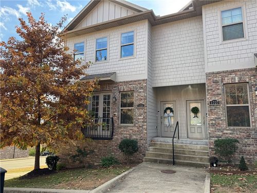 1721 W Nettleship St, Fayetteville, AR, 72701-5463 | Card Image