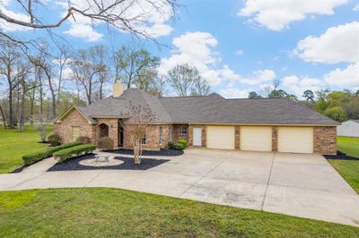 40 County Road 6512, House other with 4 bedrooms, 2 bathrooms and null parking in Dayton TX | Image 3