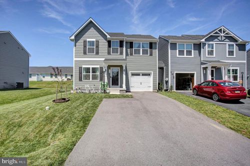 774 Raeann Dr, GREENCASTLE, PA, 17225-5506 | Card Image