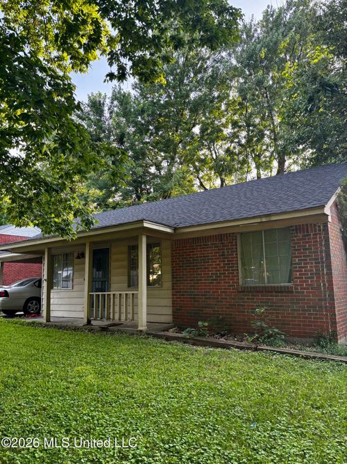 8301 Whitehead Drive, Southaven, MS, 38671 | Card Image