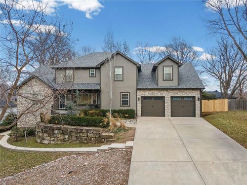 8119 Nw Venita St, Weatherby Lake, MO, 64152-1682 | Card Image