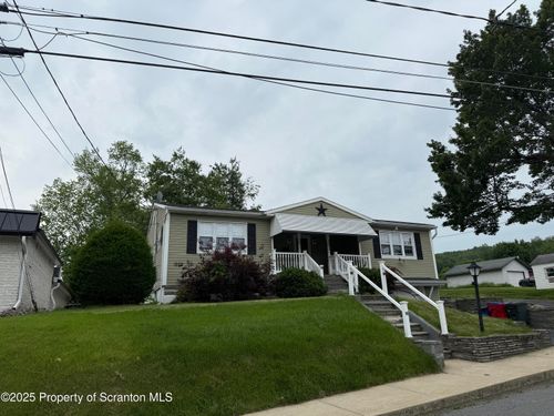 95 Farview St, Carbondale, PA, 18407-1574 | Card Image