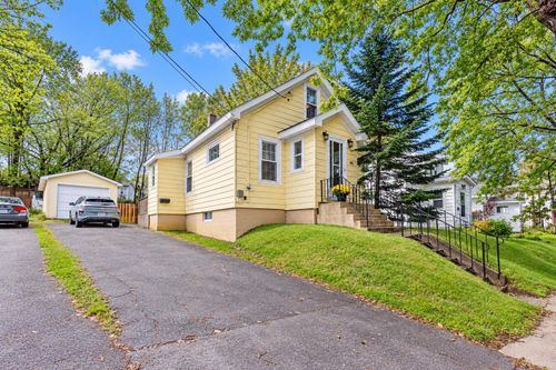 48 Champlain Ave, House with 3 bedrooms, 2 bathrooms and 1 parking in Sydney NS | Card Image