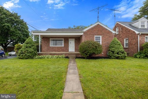131 Musser St, Manchester, PA, 17345-1615 | Card Image