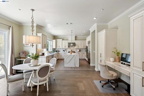 130 Arundel Dr, Hayward, CA, 94542-7906 | Card Image