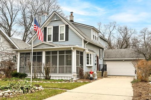 8205 Chestnut Street, Wauwatosa, WI, 53213 | Card Image