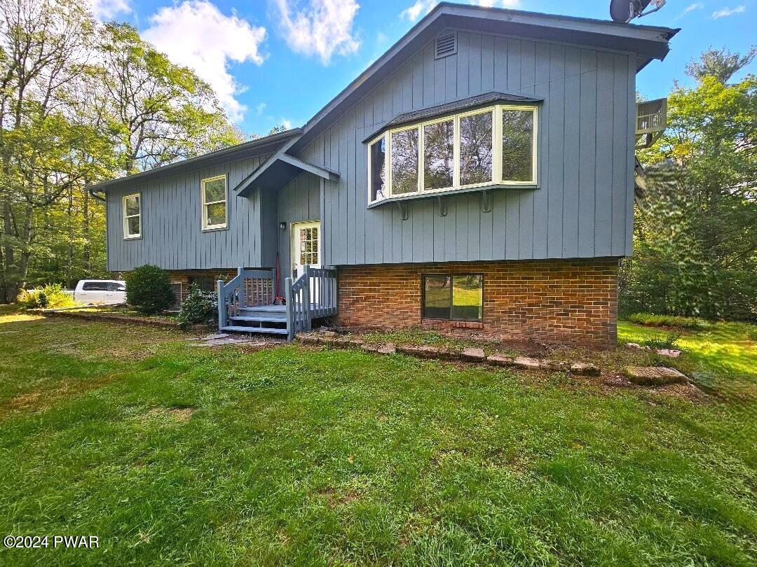 Vandien Ct, Dingmans Ferry, PA 18328