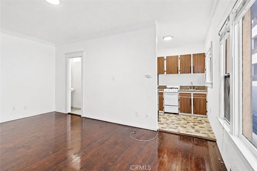 205-330 Cedar Avenue, Long Beach, CA, 90802 | Card Image
