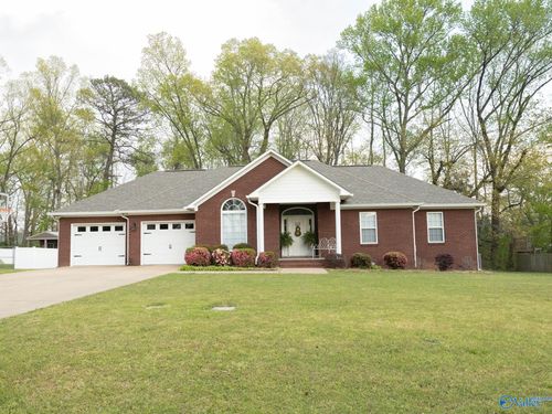 402 Old Glory Ln, Albertville, AL, 35950-0463 | Card Image