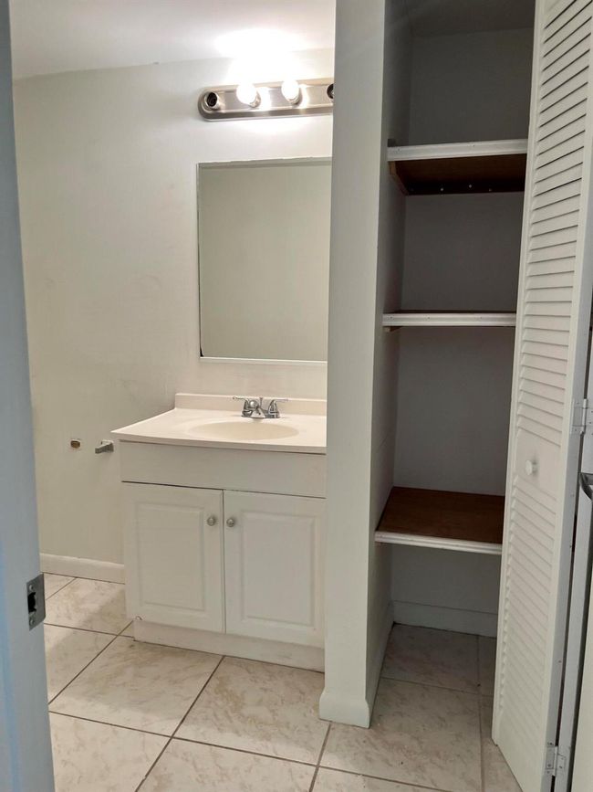 4204 Waterview Cir, Condo with 2 bedrooms, 3 bathrooms and null parking in Palm Springs FL | Image 43