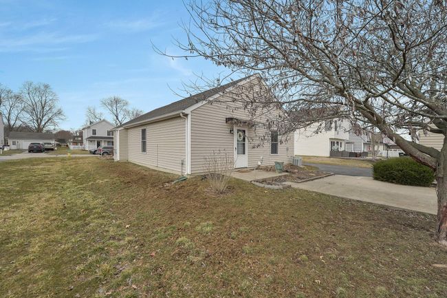 1121 Lake Forest Dr, House other with 3 bedrooms, 2 bathrooms and null parking in Hebron OH | Image 24