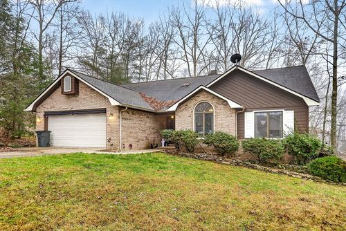 213 Lakeside Dr, Crossville, TN, 38558-7070 | Card Image