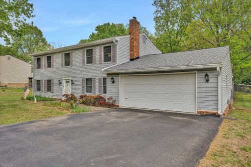 124 Stratford Dr, Blue Ridge, VA, 24064-1330 | Card Image