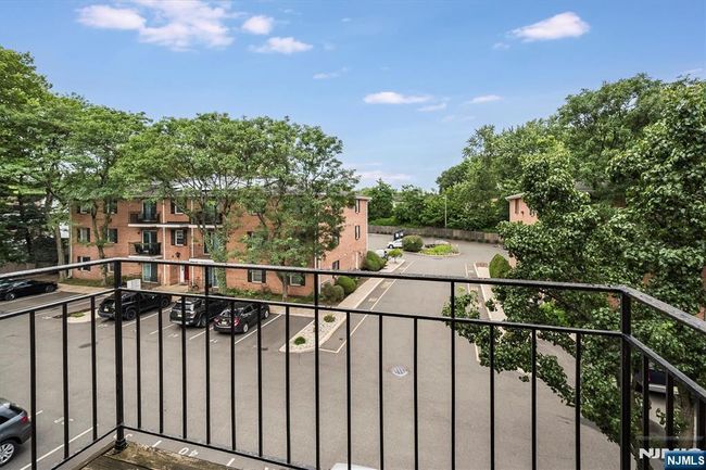 34 John St, Condo with 2 bedrooms, 1 bathrooms and null parking in Bloomfield NJ | Image 5