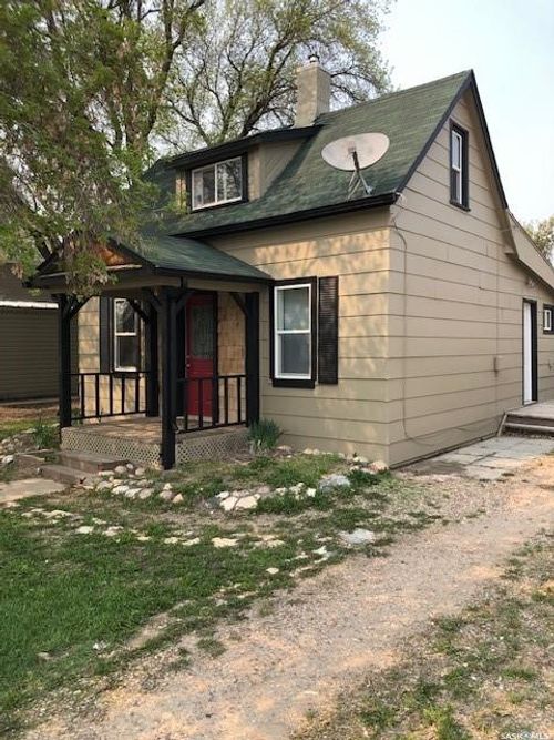 110 4th Ave, Watrous, SK, S0K4T0 | Card Image