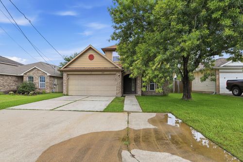 2325 Shady Tree Ln, Conroe, TX, 77301-3340 | Card Image