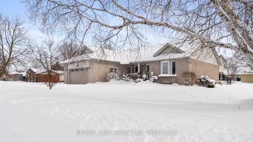 184 Henry St, Mitchell, ON, N0K1N0 | Card Image