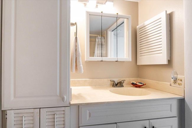 APT-323 - 4100 Highway A1a, Condo with 3 bedrooms, 3 bathrooms and null parking in Hutchinson Island FL | Image 25