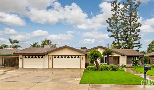 4713 Summertree Ln, Bakersfield, CA, 93309-4849 | Card Image