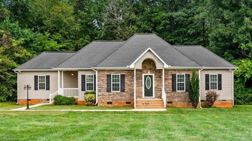 1480 Min Lee Dr, Asheboro, NC, 27205-7902 | Card Image