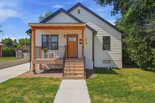 619 Lawrence St, Belle Fourche, SD, 57717-1809 | Card Image