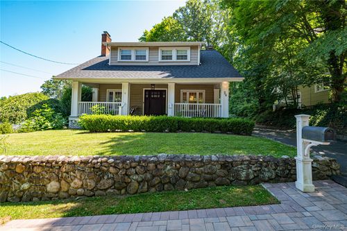 24 Soundview Rd, Huntington, NY, 11743-4107 | Card Image