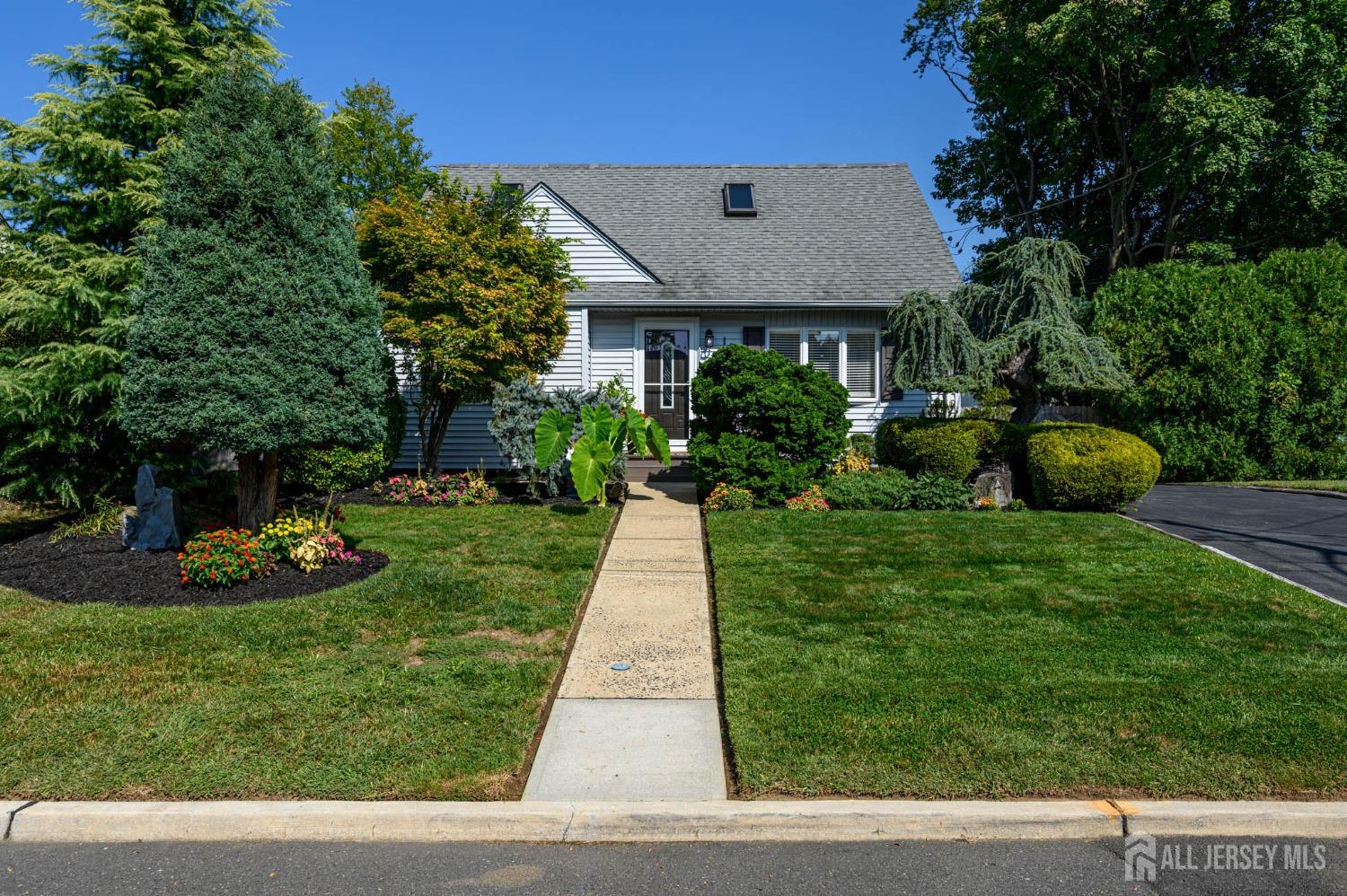 Stuart Dr, East Brunswick, NJ 08816
